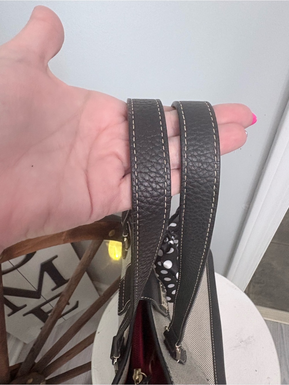 🖤 Dooney & Bourke Black and Cream Tan colored tote with coin bag & keyring 🖤 - Picture 8 of 11